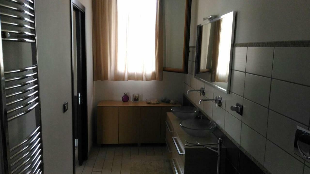 A Due Passi Da Tutto Apartment Catania Exterior foto