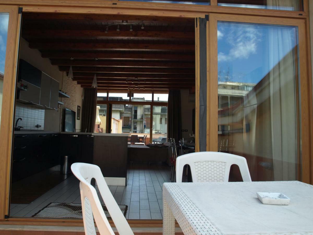A Due Passi Da Tutto Apartment Catania Exterior foto